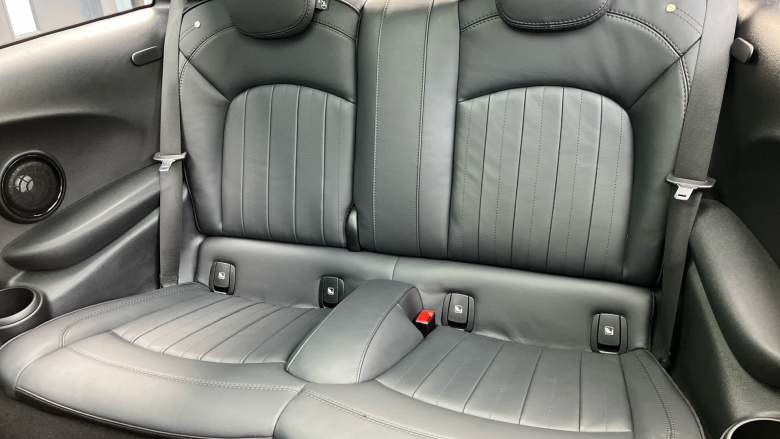 MINI Hatchback 135kW Cooper S Level 3 33kWh 3dr Auto Electric Hatchback